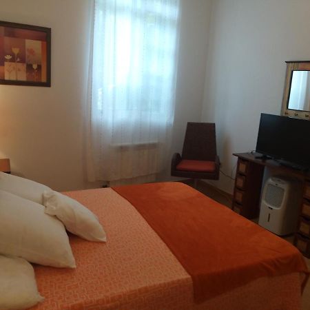 Apartamento Con Pequeno Jardin En El Centro 费罗尔 外观 照片